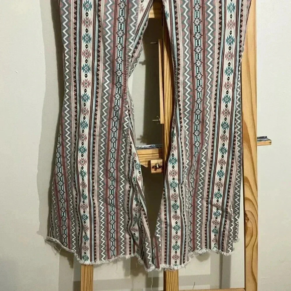 Rock & Roll Cowgirl Denim Ladies Button Bargain Bell Aztec Jeans size 30X32 - Picture 2 of 10